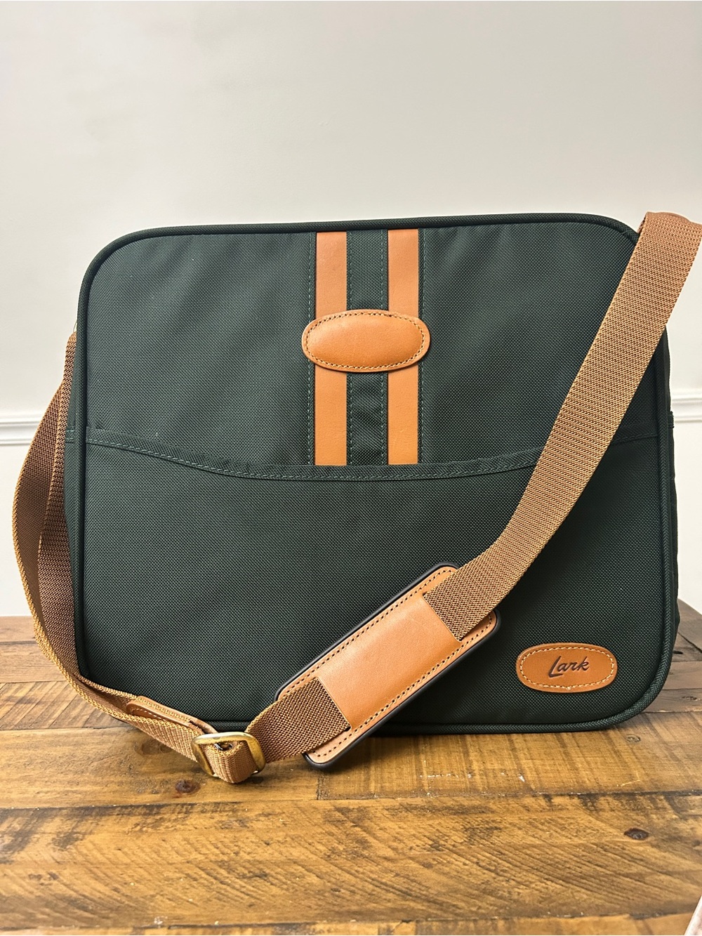 Lark Vintage Dark Green and Tan Crossbody Messenger/overnight Bag